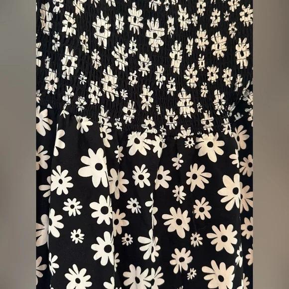 NWT Twik Daisy Romper - Picture 2 of 3